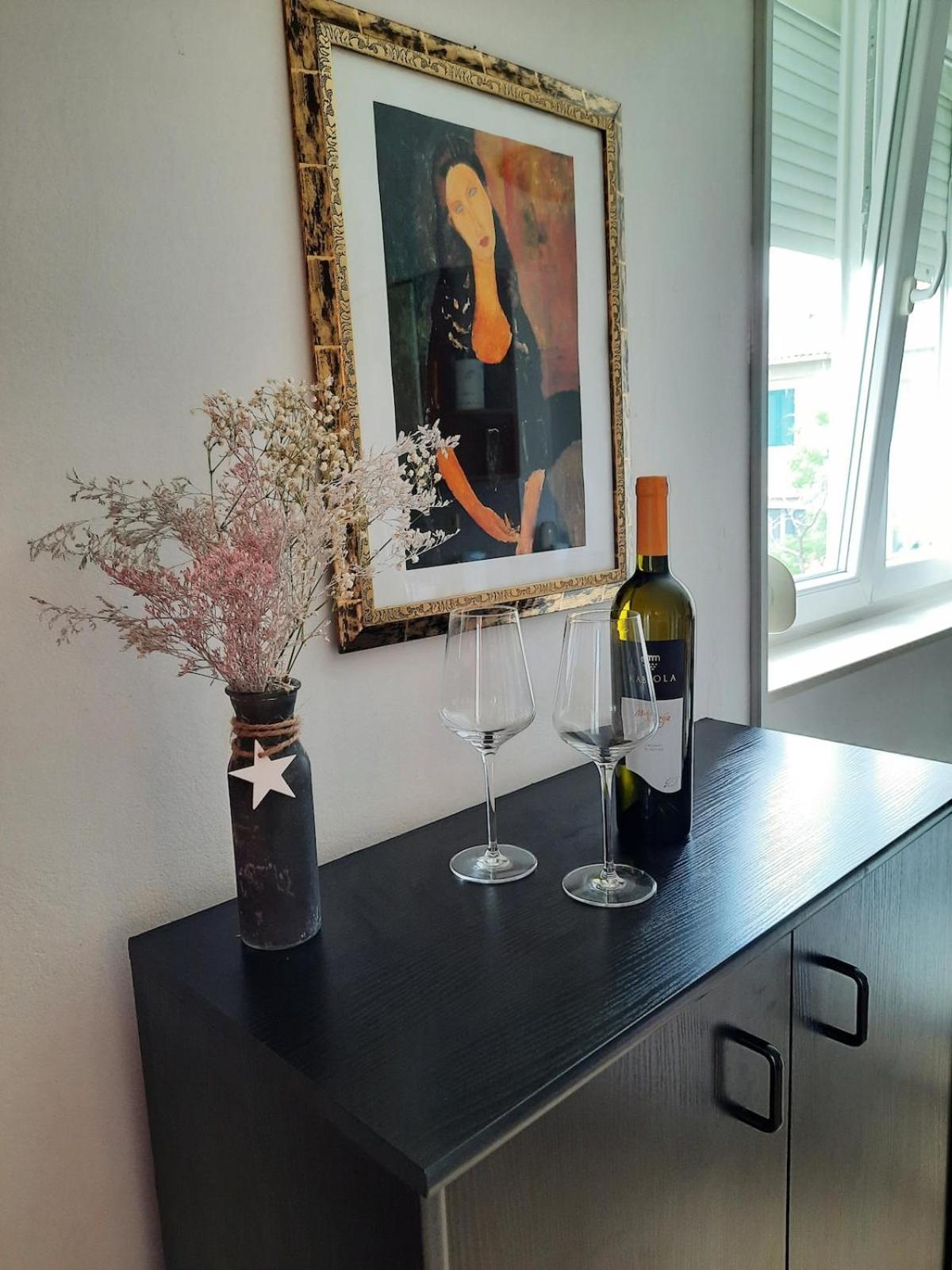 Apartman Nia Apartment, *
