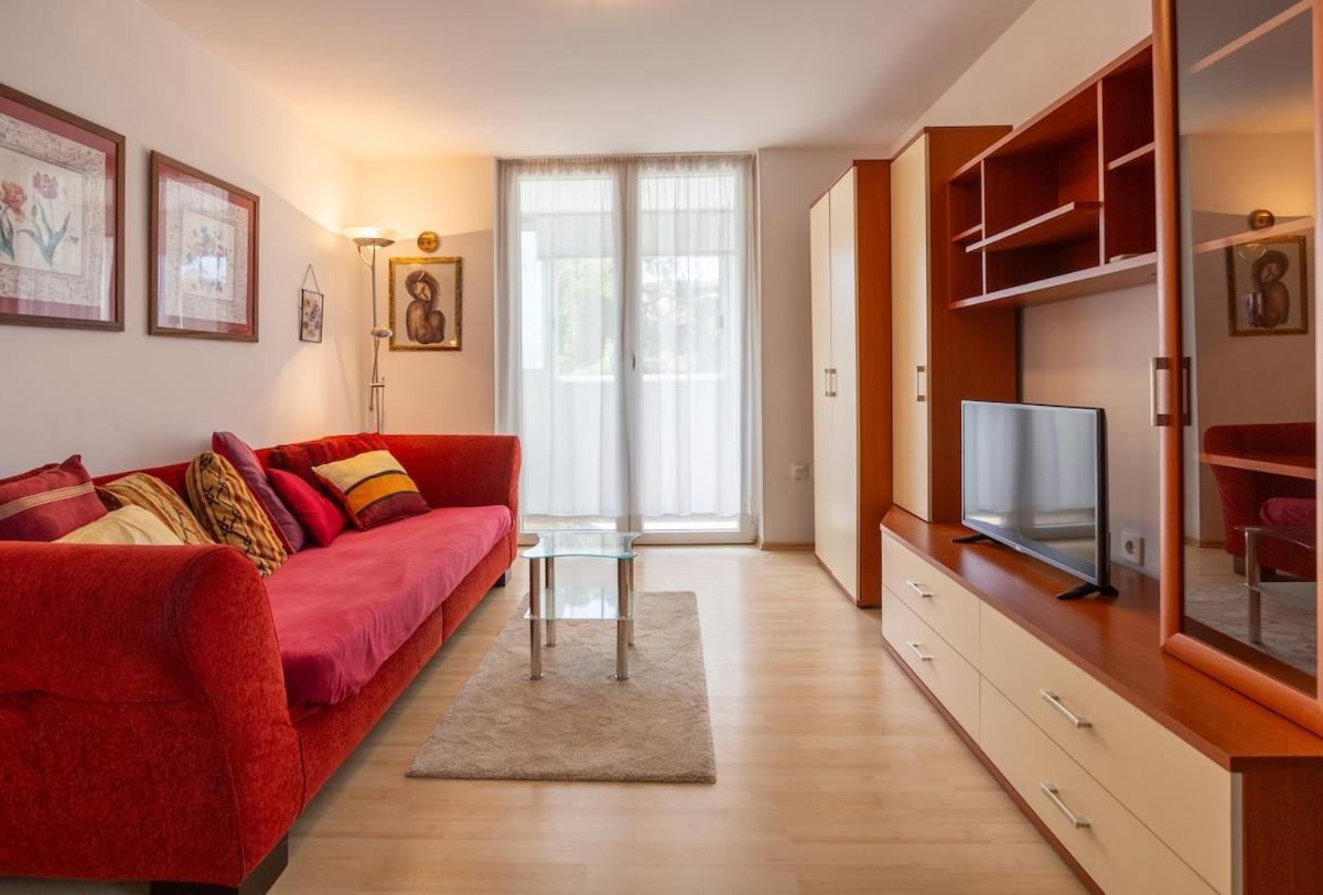 Nia Apartment, *