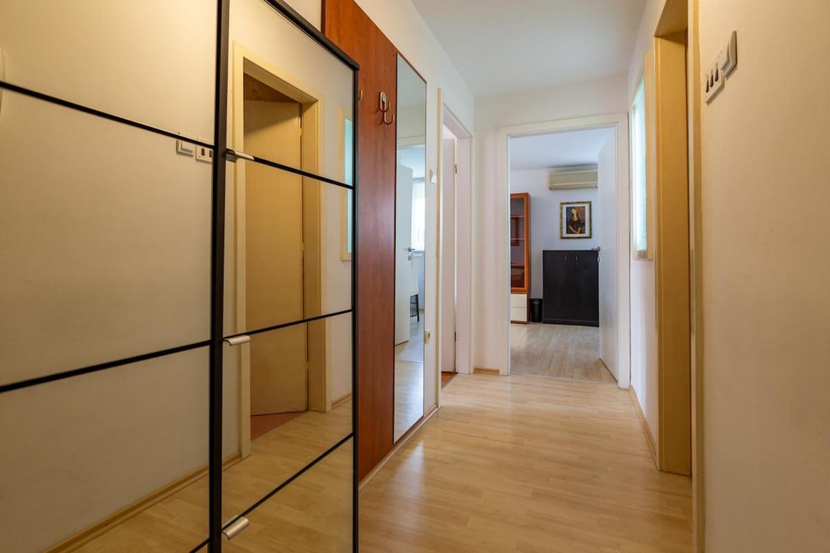 Nia Apartment, Split